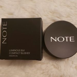 Note luminous silk compact blusher